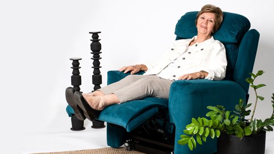 Electric lift recliner